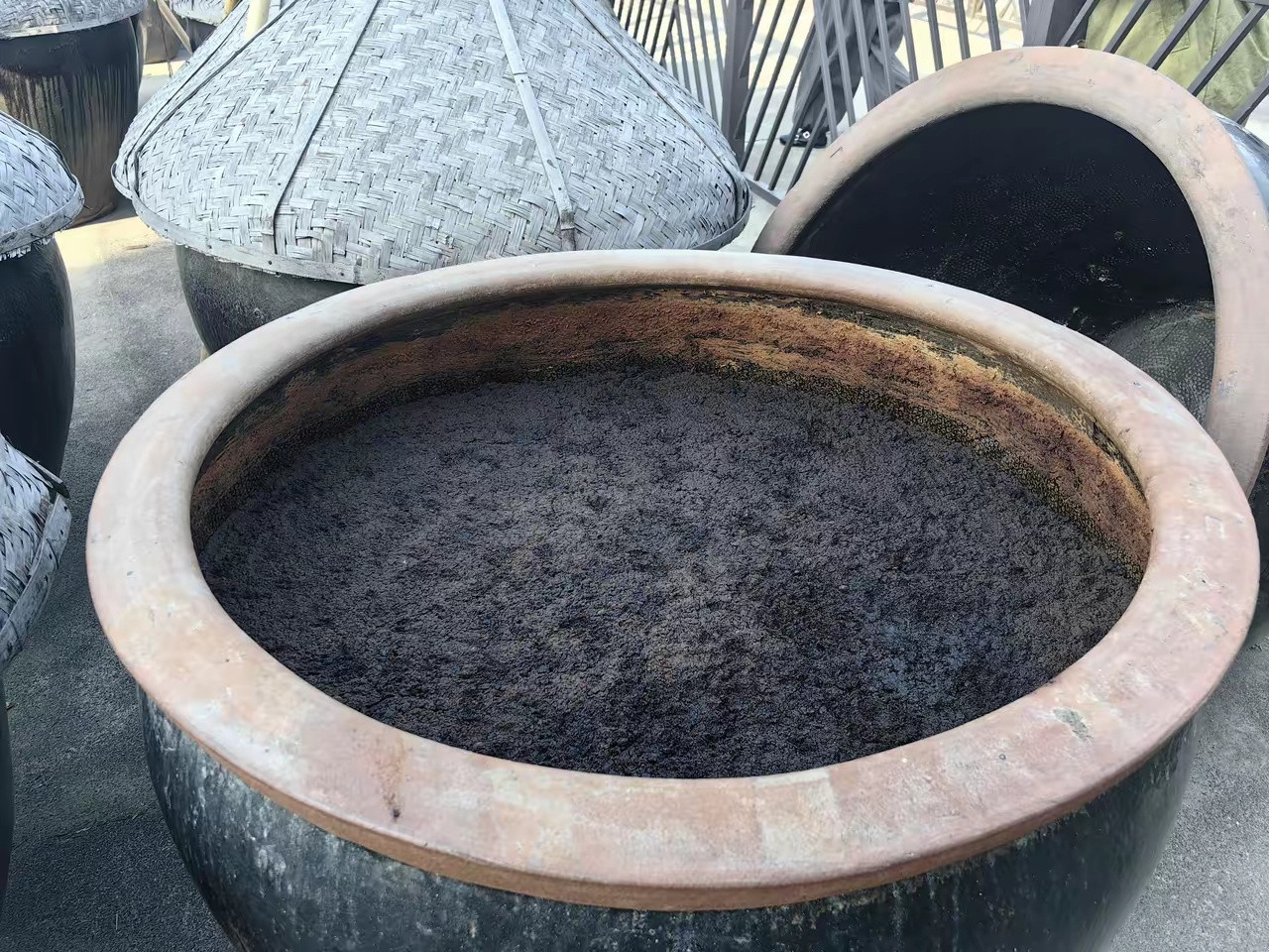 莲花酱油能在拼多多卖爆的秘密古代人到底有多馋才会发明酱油？首先要将新鲜的黄豆浸