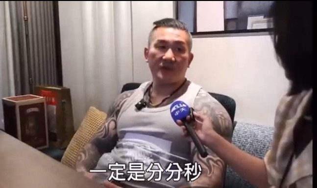 6月11日晚，在大陆旅游的台湾网红“馆长”接受采访时表示：两边实力差距太大，台湾