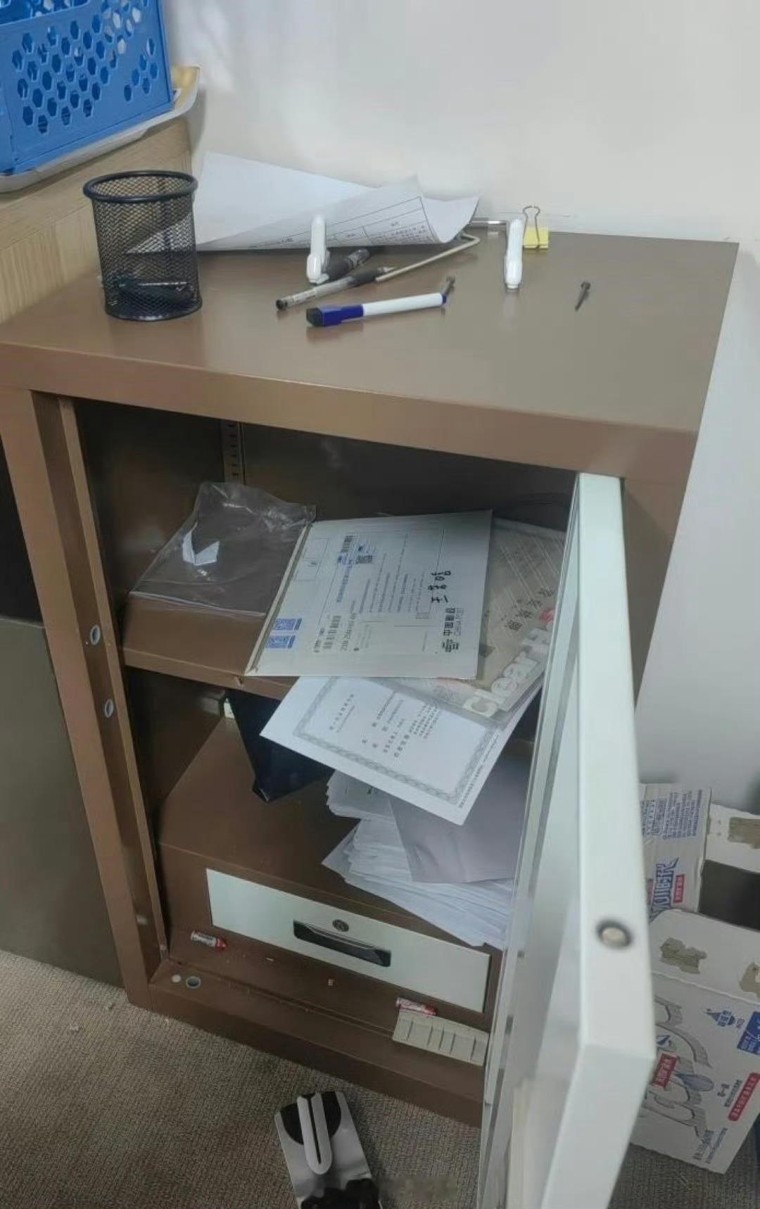 抢公章现在还有这么朴素的商战，2026年还在抢公章