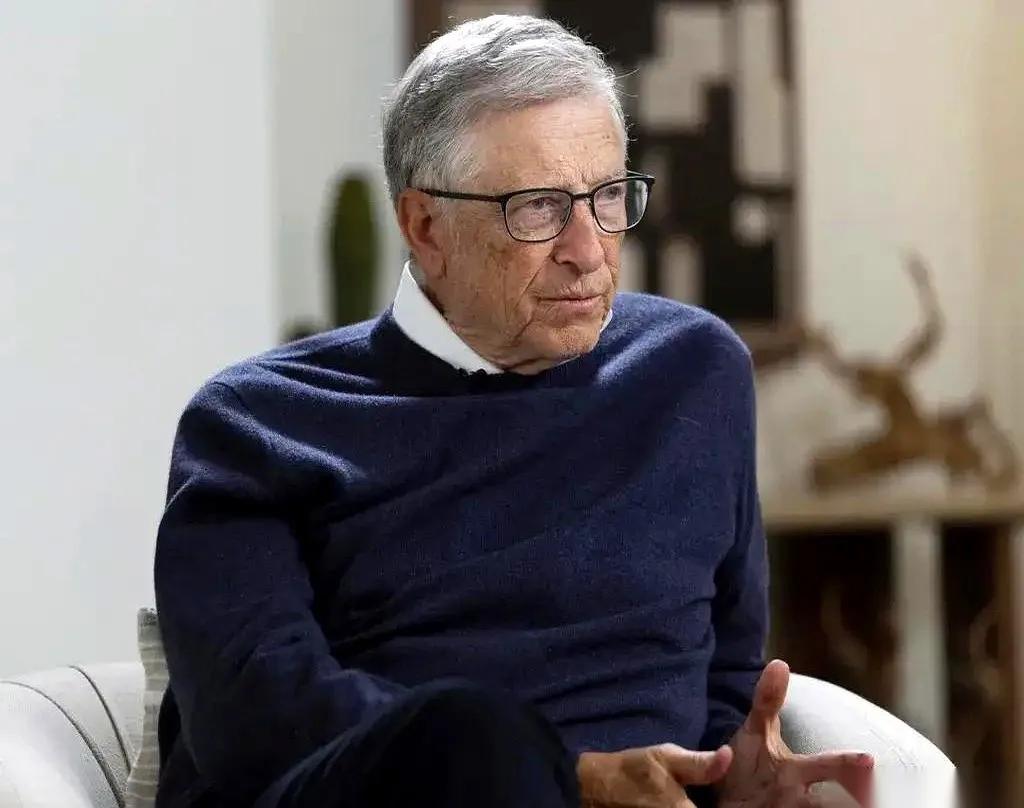 比尔盖茨最近一番话，直接让人后背发凉！他直言：不出十年，看病、教书这类现在