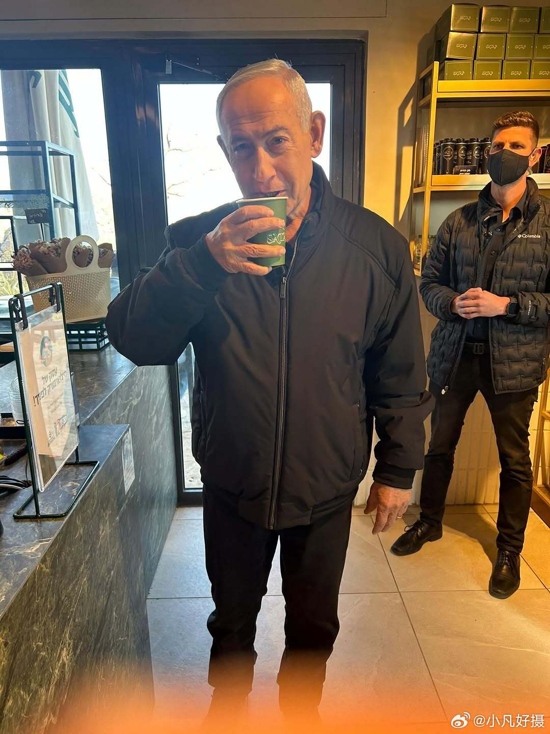 关于战犯内塔尼亚胡的死活还在争论中，有媒体称，内塔尼亚胡分享了新照片以证明自己还