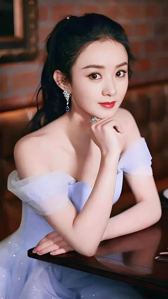 赵丽颖愿意为孩子去尝试新事物赵丽颖的母爱藏在为孩子突破自我的尝试里，从顶流演员变