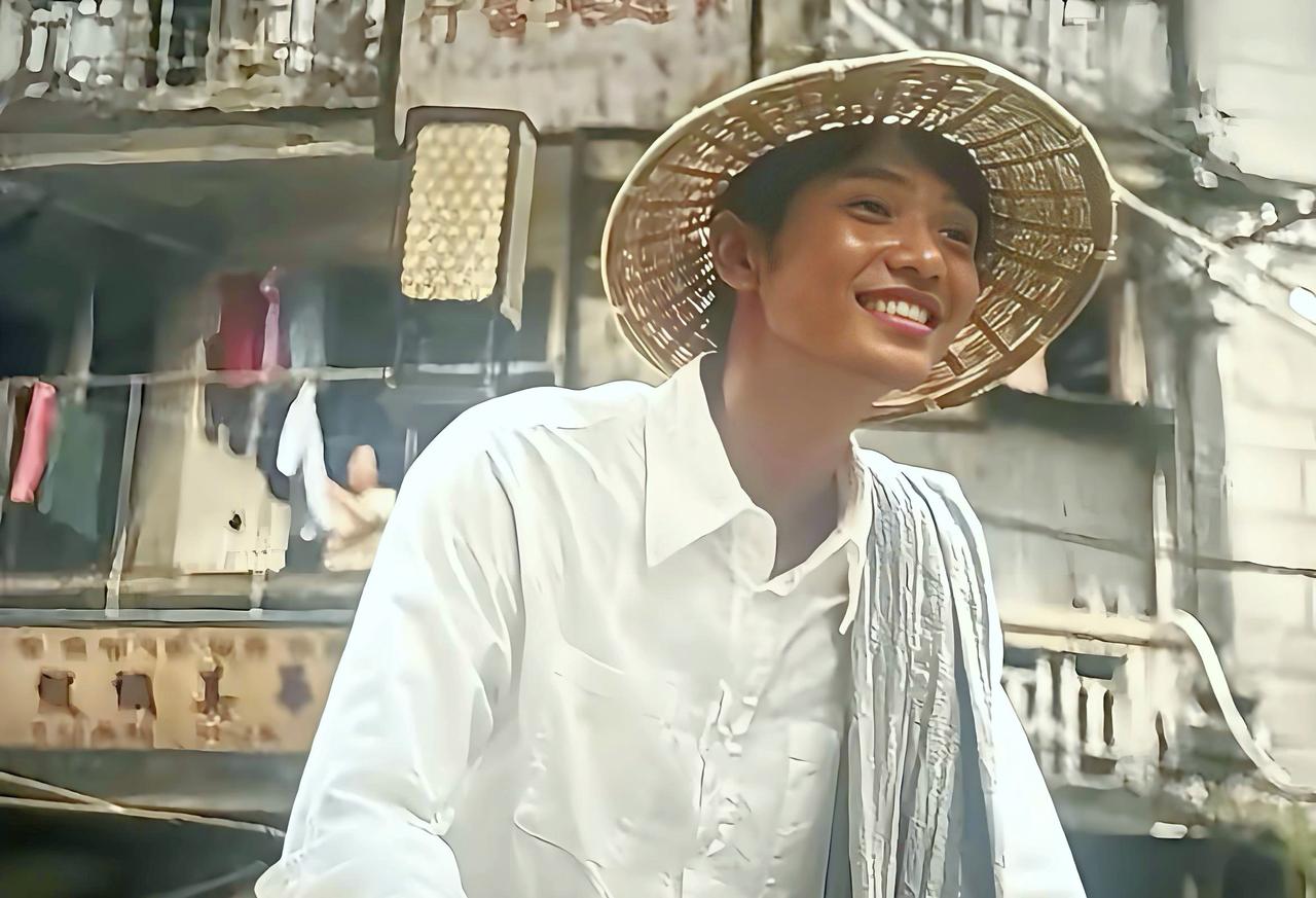 影史上表现男主角死亡最与众不同的影片，是《给阿嬷的情书》。男主角郑木生在渔船上