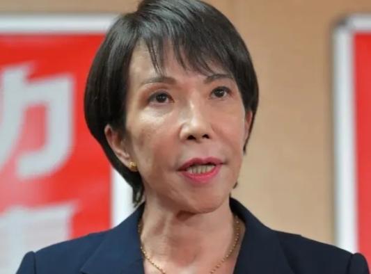 高市早苗的背后或许有着他国支持！如今中日对峙到了今天这步，按理来说日本或许早早便