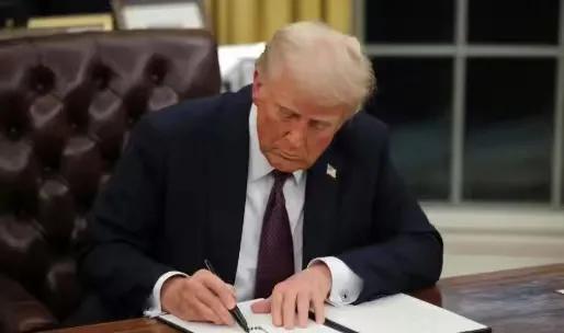 中美达成协议！北京时间11月5日早上6时49分左右，美国调整对华关税的这张行政