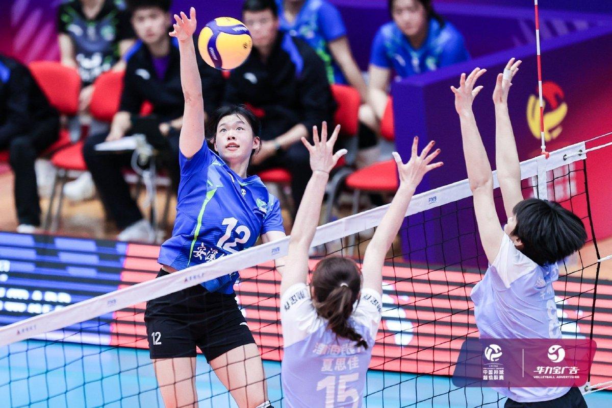 排超联赛今天女排休赛一轮，目前常规赛还剩下4轮，A组前5名都已经拿到6个胜场，