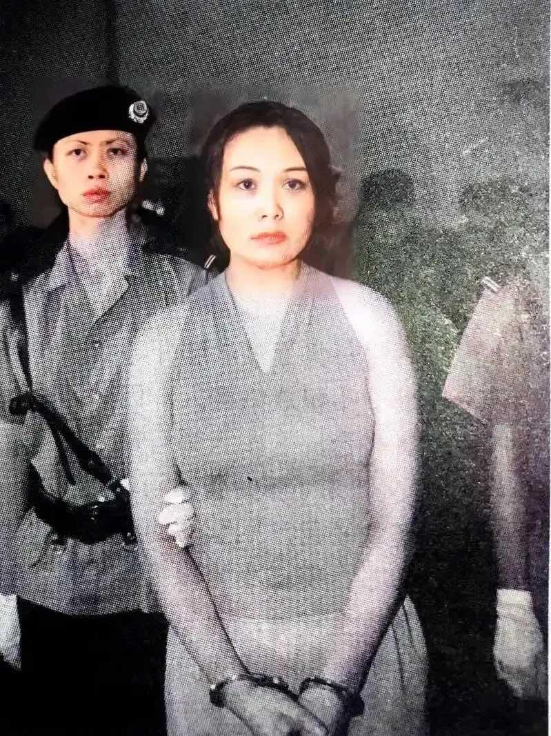 1999年，警方捣毁了位于北京亚运村“七号别墅”的特大“淫窝”。然而，组织者的身
