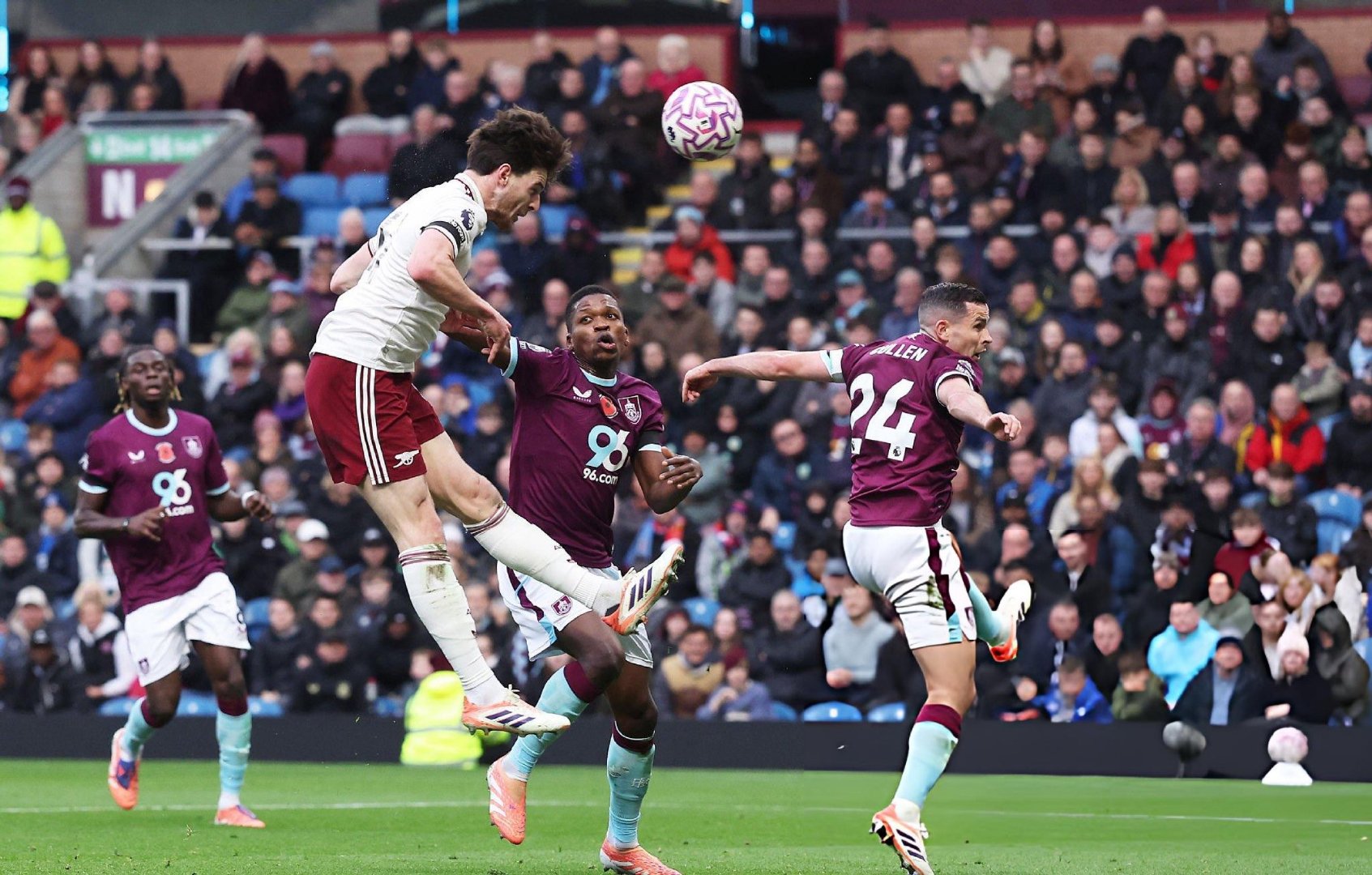 阿尔特塔谈运动战创造机会：“周中比赛我们就做得很好。面对摆出低位防守的球队总是格