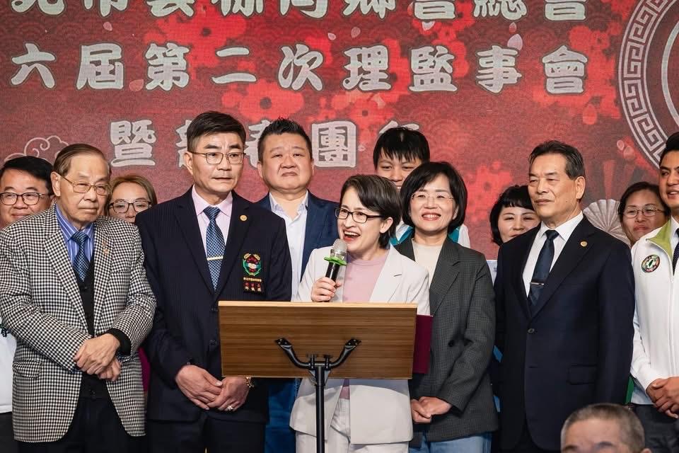 民进党台中市参选人苏巧慧，昨天（14日）在脸书发文称，非常荣幸参加新北市云林同乡