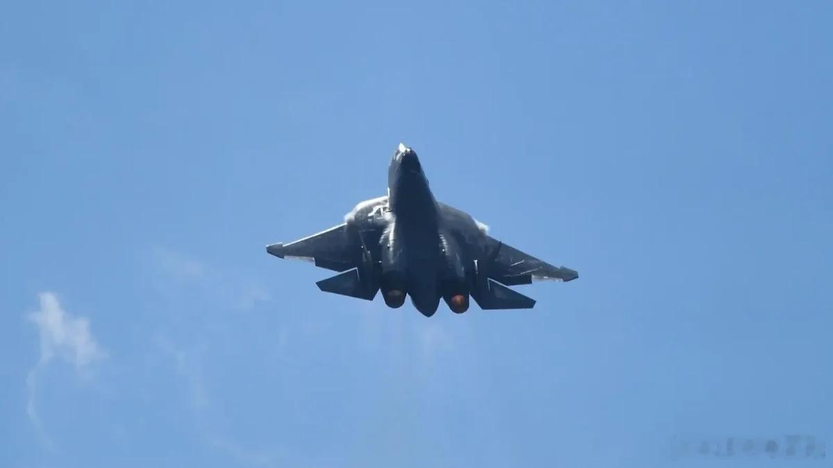 零速度悬停600米高空，发动机烧2000度还不坏，俄军工亮出真东西了2026年9