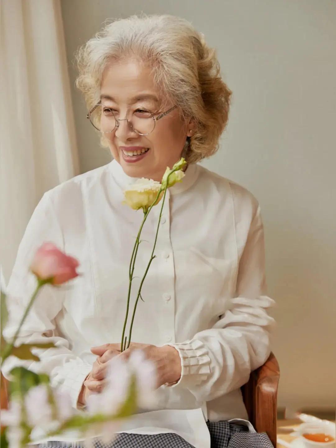 人上了六十岁后，一身毛病，这痛那痛的。人上了六十岁后，真的不得不服老。身上的部