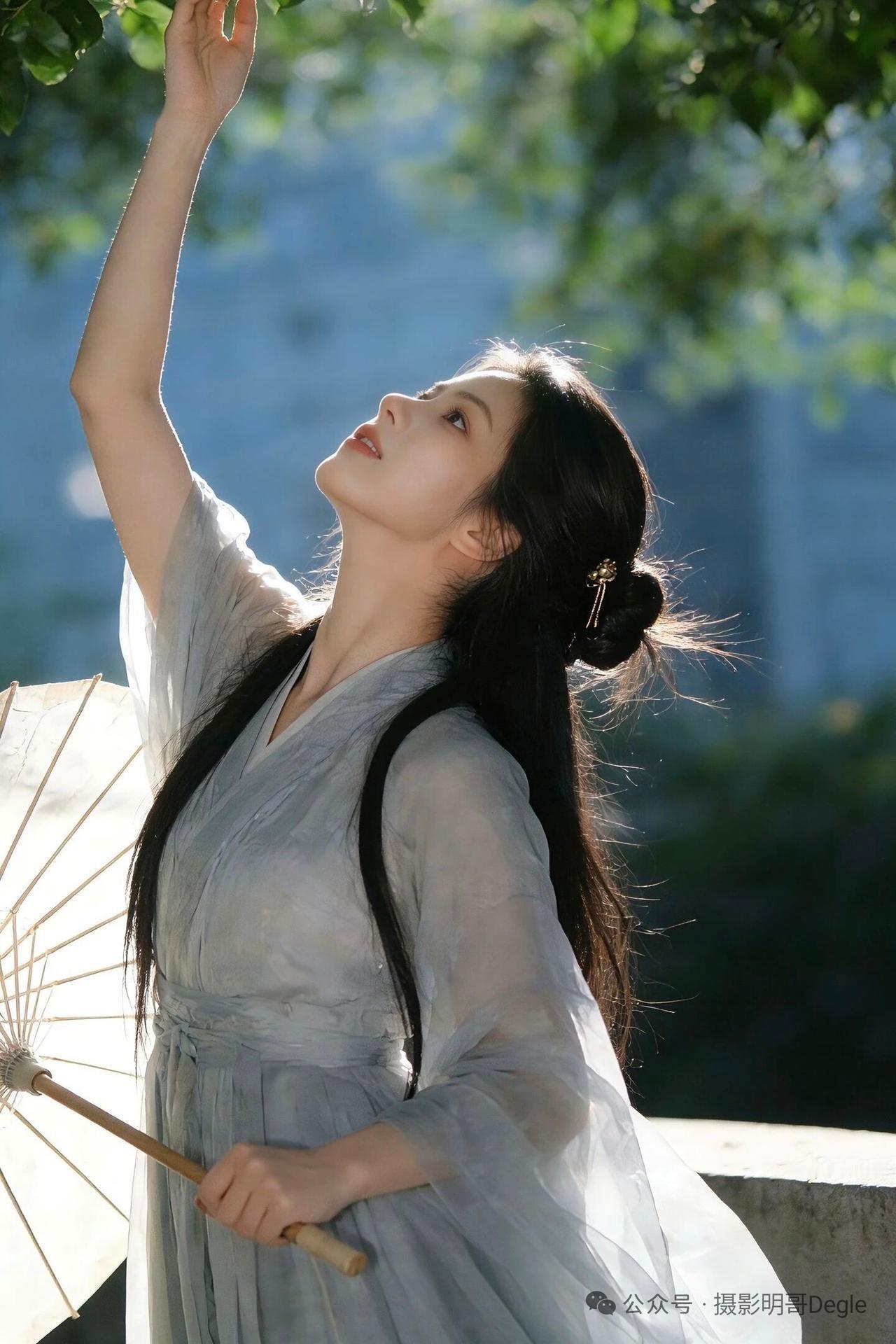 古典美人手中伞，气质优雅越千年。真正的美女到底长什么样