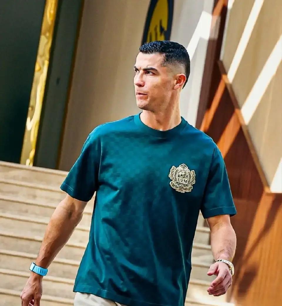 C罗突然“放弃”一场关键战。所有人大呼意外时，主帅卡斯特罗点破了真相：这不是退缩