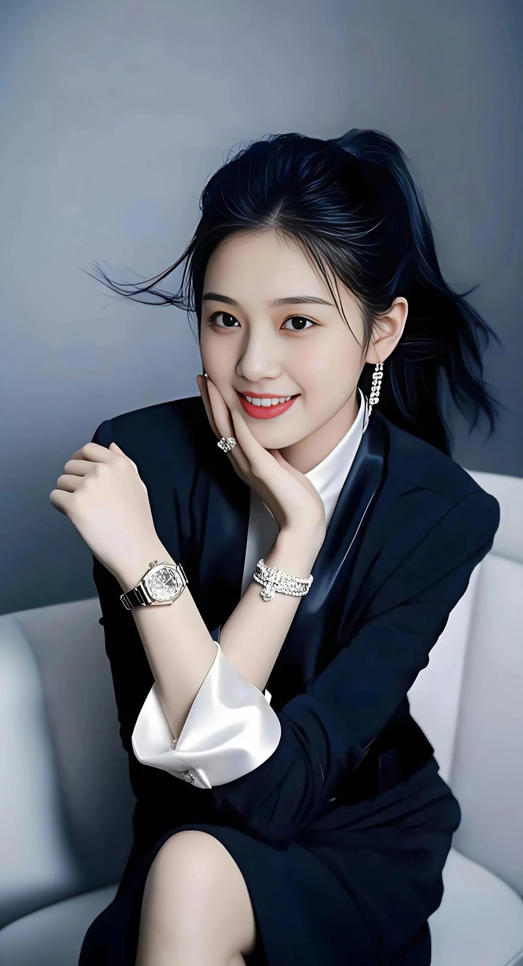 优雅职场风，自信微笑，闪耀珠宝，时尚穿搭