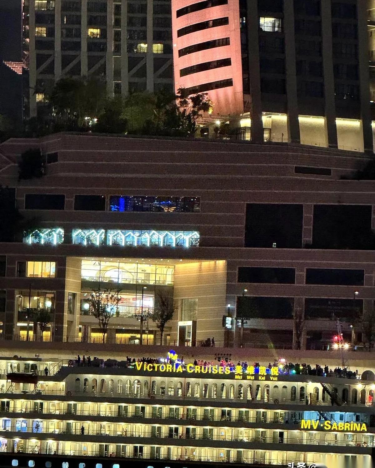 国家在重庆布下“两江新区”这盘大棋，看得远的人已经悄悄行动，而有些人却还在纠结门