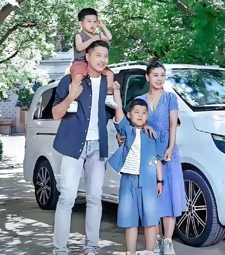 真有钱人的想法咱们这帮普通人是彻底摸不透了。王雷这个大连船王的独子，每年