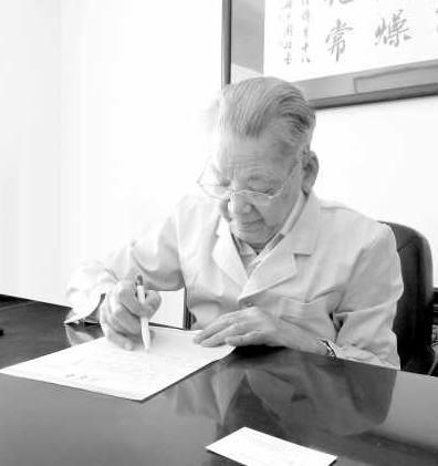 98岁老中医长寿秘诀: 每天坚持吃此物, 让你多活20年!