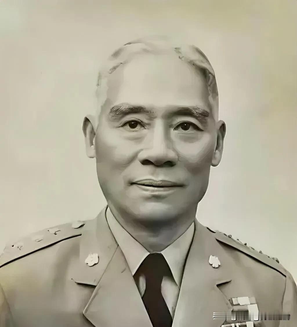 1942年，黄士伟在路上埋60枚地雷阻击日军，准备预测日军会停下的地方时，他突然