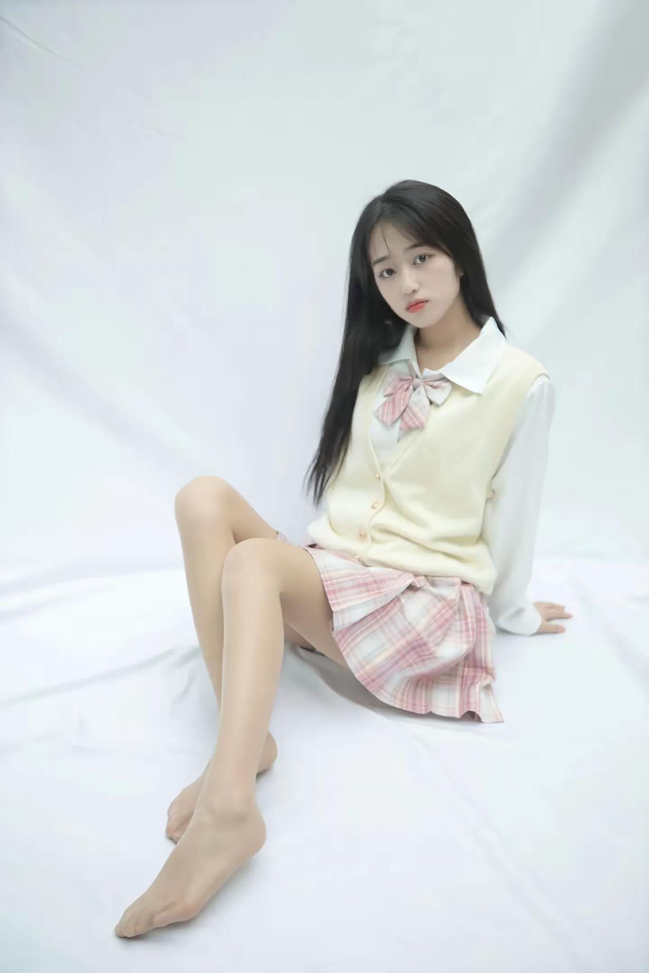 女生的丝袜一般能穿多久女生的丝袜能穿多久还真不好说。像我朋友做空姐的来讲，一条