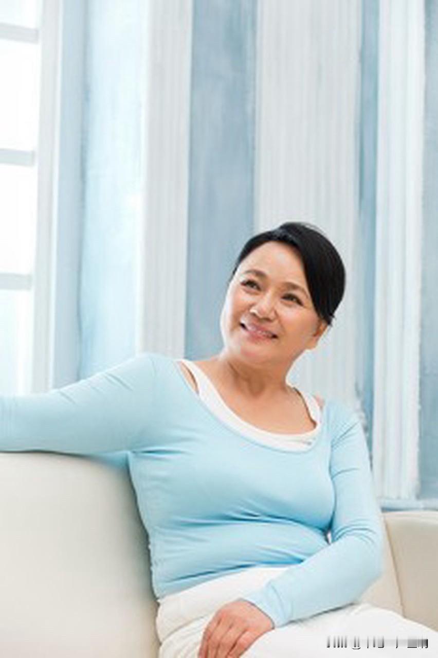 人到中年为什么很多人开始相信哲学呢？很简单的一个道理就是，因为人到中年以