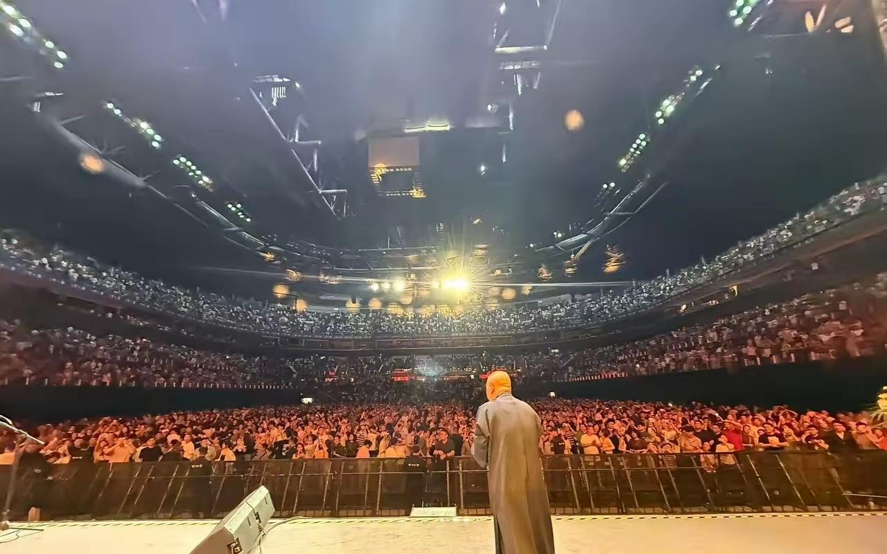 郭德纲，高调发文！​8月2日，郭德纲突然在社交平台高调发文，激动的心情都快要溢