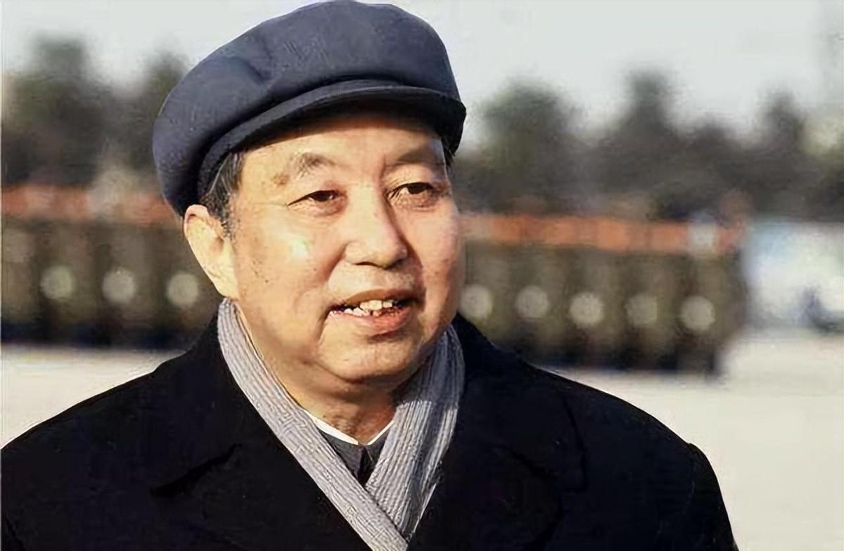 华国锋退休后晚年远离政治生活，却始终每年坚持前往同一个地方，有何独特原因？19