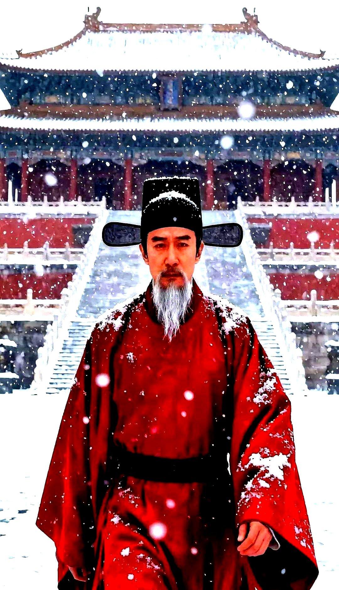 “李逍遥”突然长出皱纹，胡子拉碴，成了那个把大明从破产边缘拉回来的张居正。一