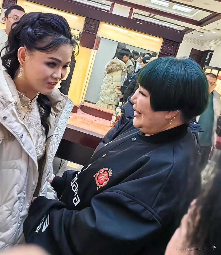 9号的纲丝节小曲小调专场，一个叫边玉瑶的盲人女孩迎来了人生第一次高光时刻：在钢丝