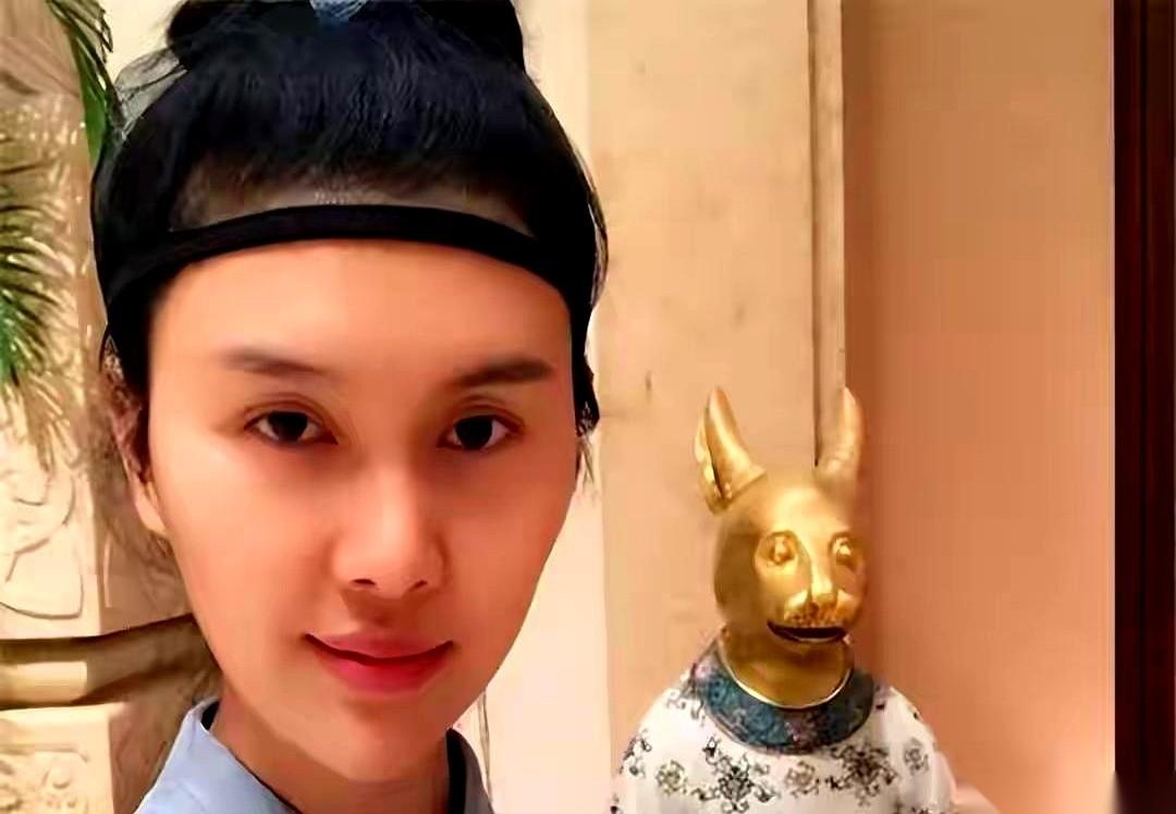 一段关于西安重阳成道宫的网传事迹里，主人公的人生轨迹简直像踩了油门的过山车。19