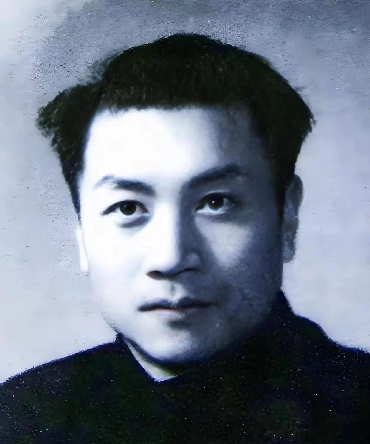1944年，地下党任远被捕，面对敌人，他装疯卖傻。谁知，那天他竟然撞见一个叛徒，