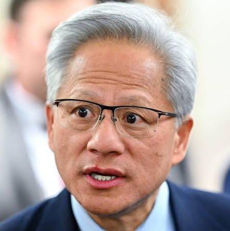 突发快讯：英伟达首席执行官黄仁勋表示，美国的数据中心建设大约需要3年时间，而在中