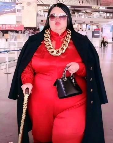 不得了！李湘大概做梦都没想到这一件事会直接毁了她！胖姐李湘最近怕是得罪人了