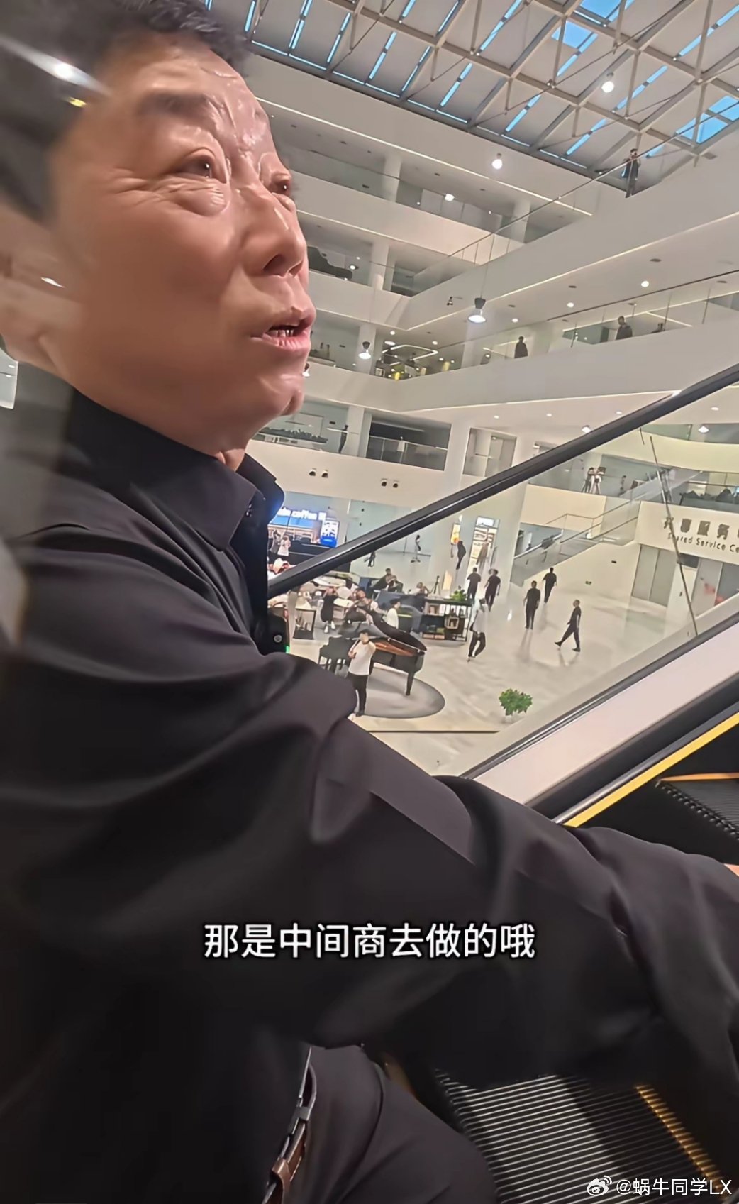 贾跃亭在美国发布的MPV新车FXSuperOne被指抄袭长城，于是有媒体问长