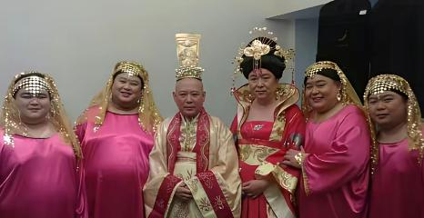 姜昆当年真没做错什么！2011年姜昆在广东演讲时质疑郭德纲“在道德伦理上出现这么多问题”，郭德纲扭头