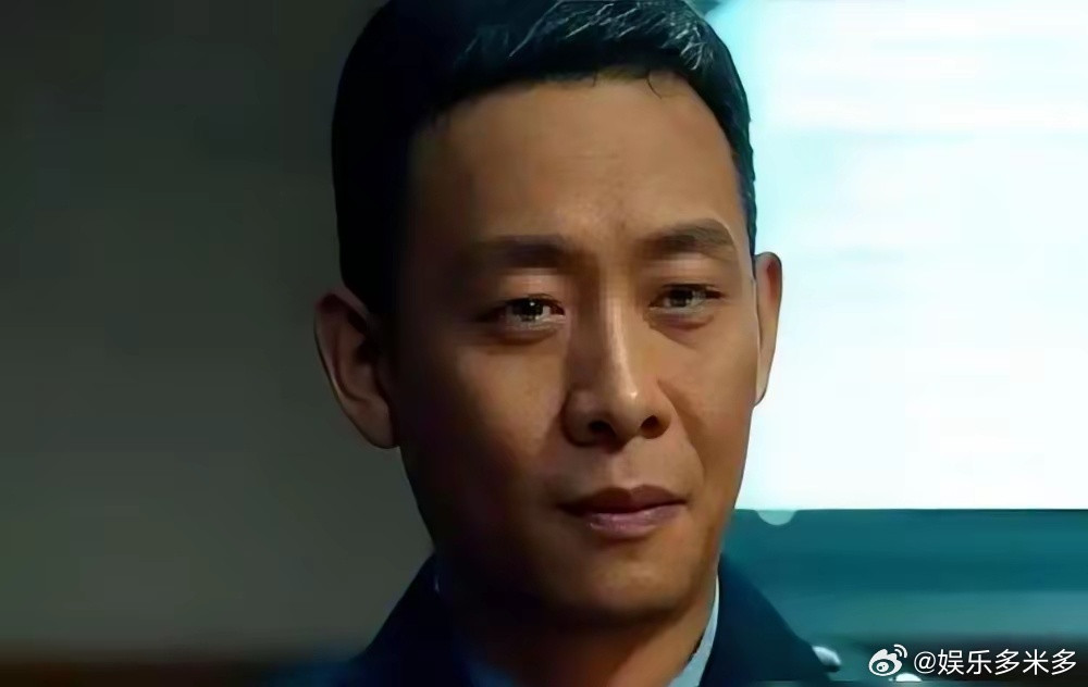 《狂飙》播完三年，四个演员的路走得天差地别。张译当时片酬已经到2000万顶格，