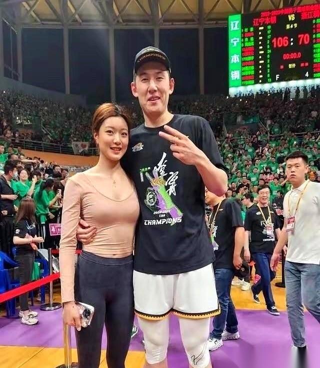 在CBA的转会市场上，千万别跟俱乐部聊什么人情，那都是算盘珠子在响。当年王哲林