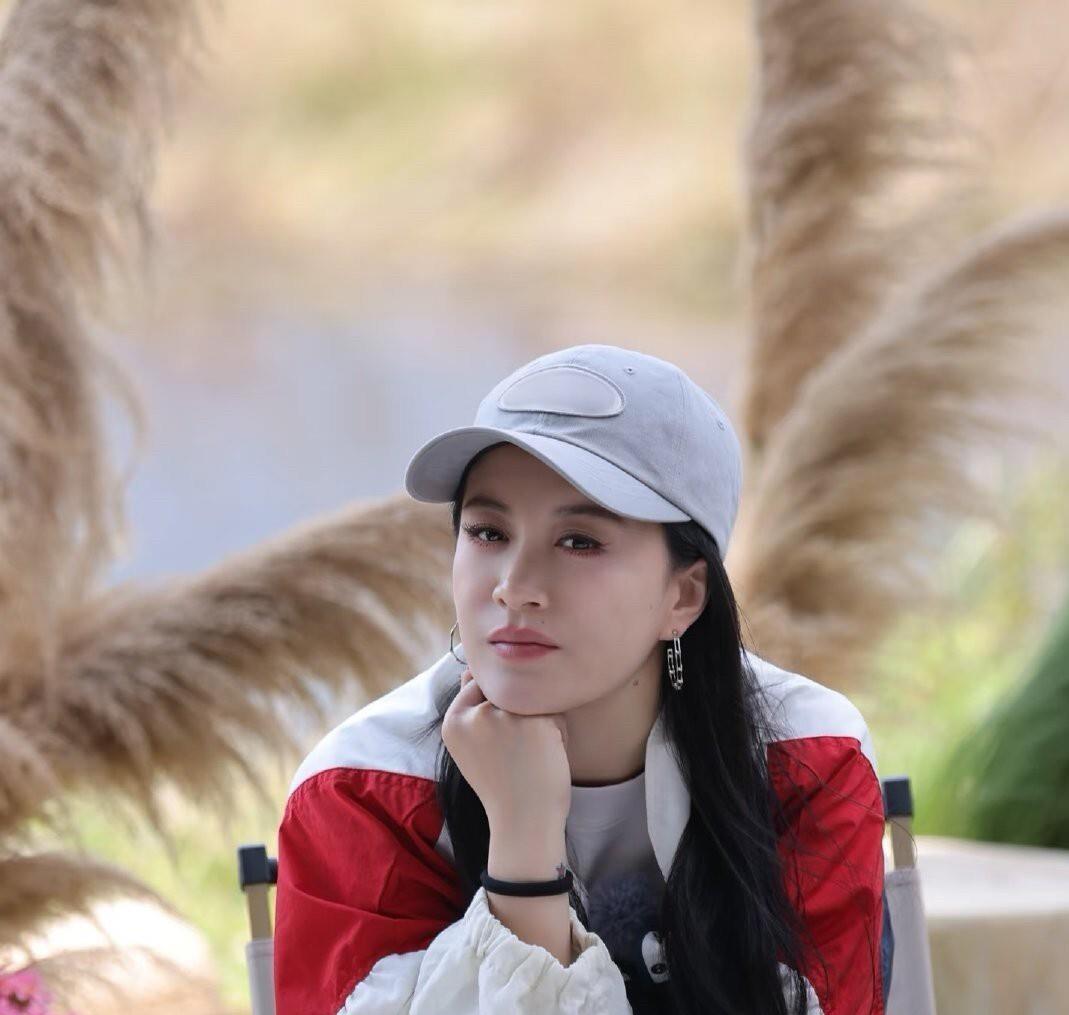 我敢说李嘉格嫁给谁都不会幸福的！一直以为她是未婚先孕，是婆媳关系出现问题，到头才