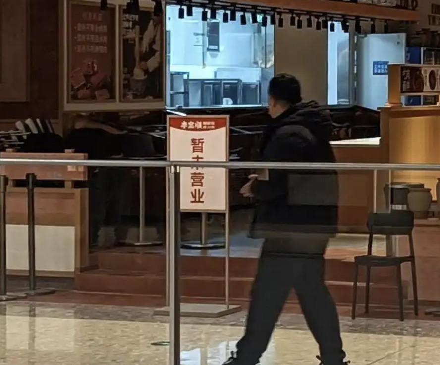 本以为有了北京涮肉店宠物狗上桌吃肉事件，一些养狗人能够吸取教训，可没想到还是有人