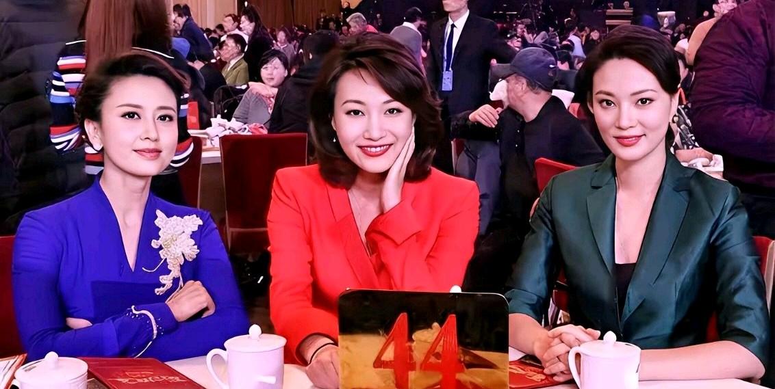 张蕾，李梓萌，刘芳菲合影。