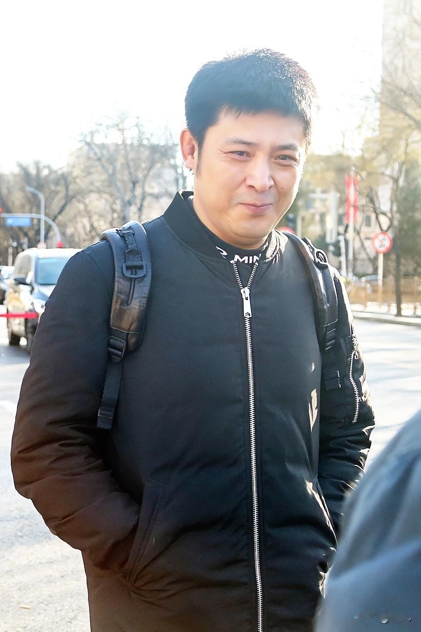 🌙孙涛这次借助闫学晶事件宣布退出春晚，实际上就是让自己完成一次体面的职业谢幕。