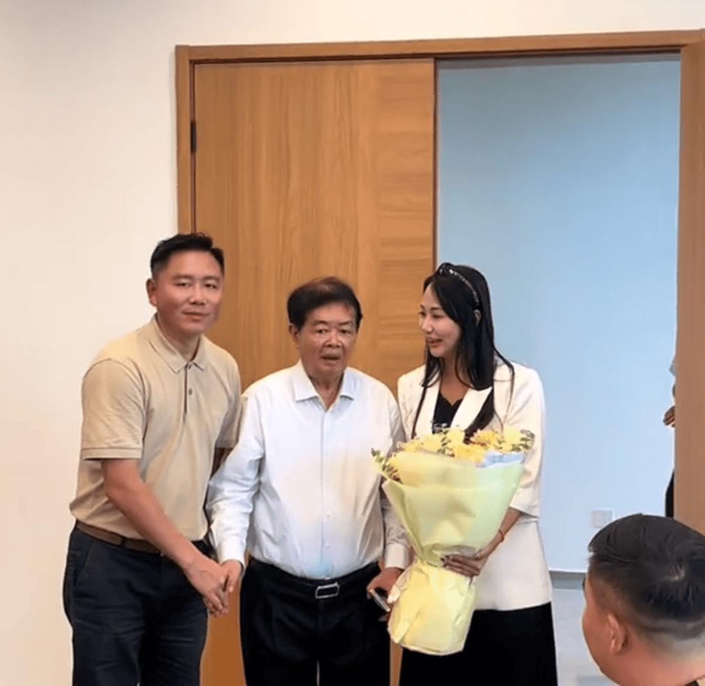 79岁曹德旺近况曝光：当初死活不给员工涨工资的曹德旺，现在咋变成这样了？ 最