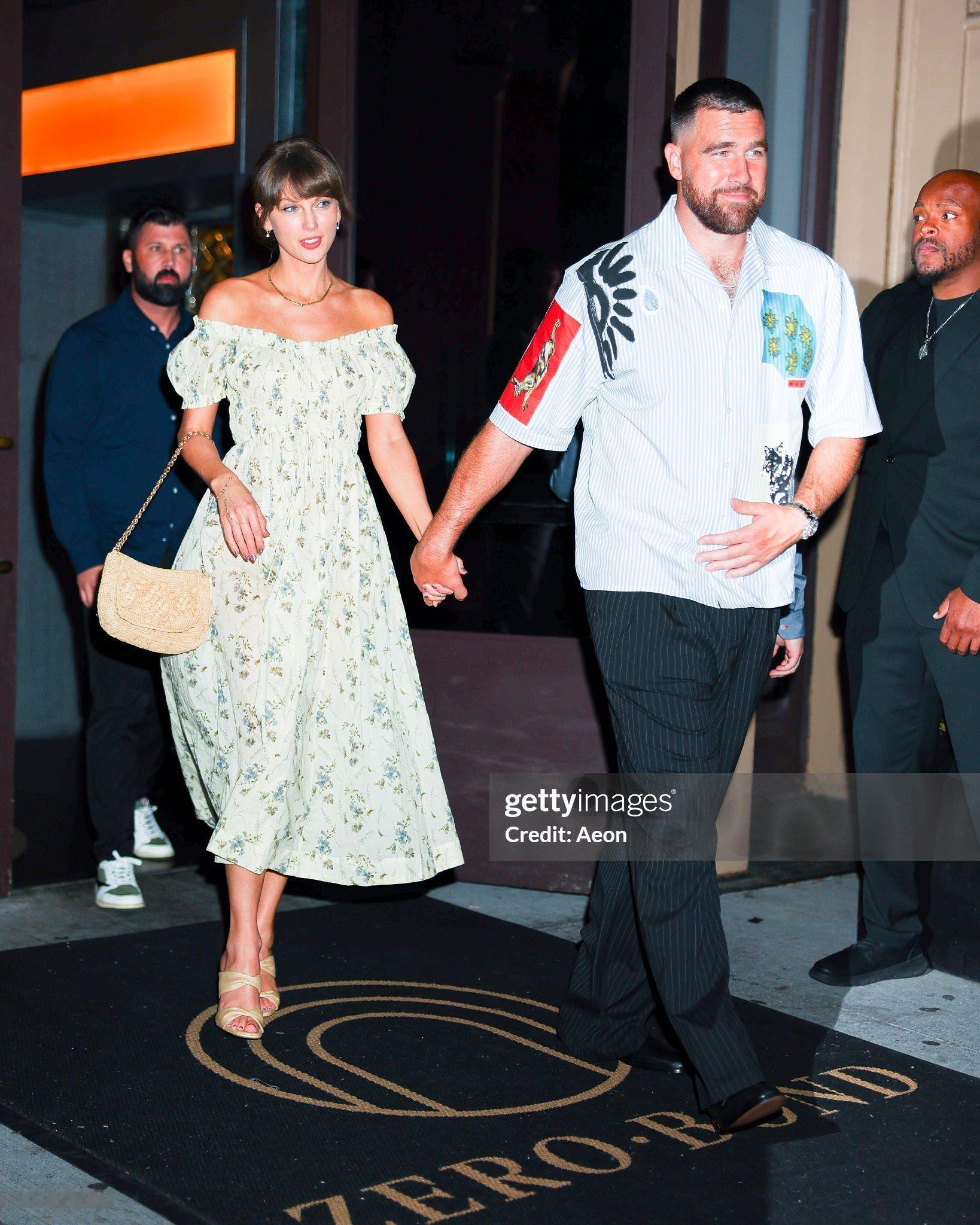 霉霉世纪婚礼TaylorSwift在复制粘贴的时代，你是手写的诗