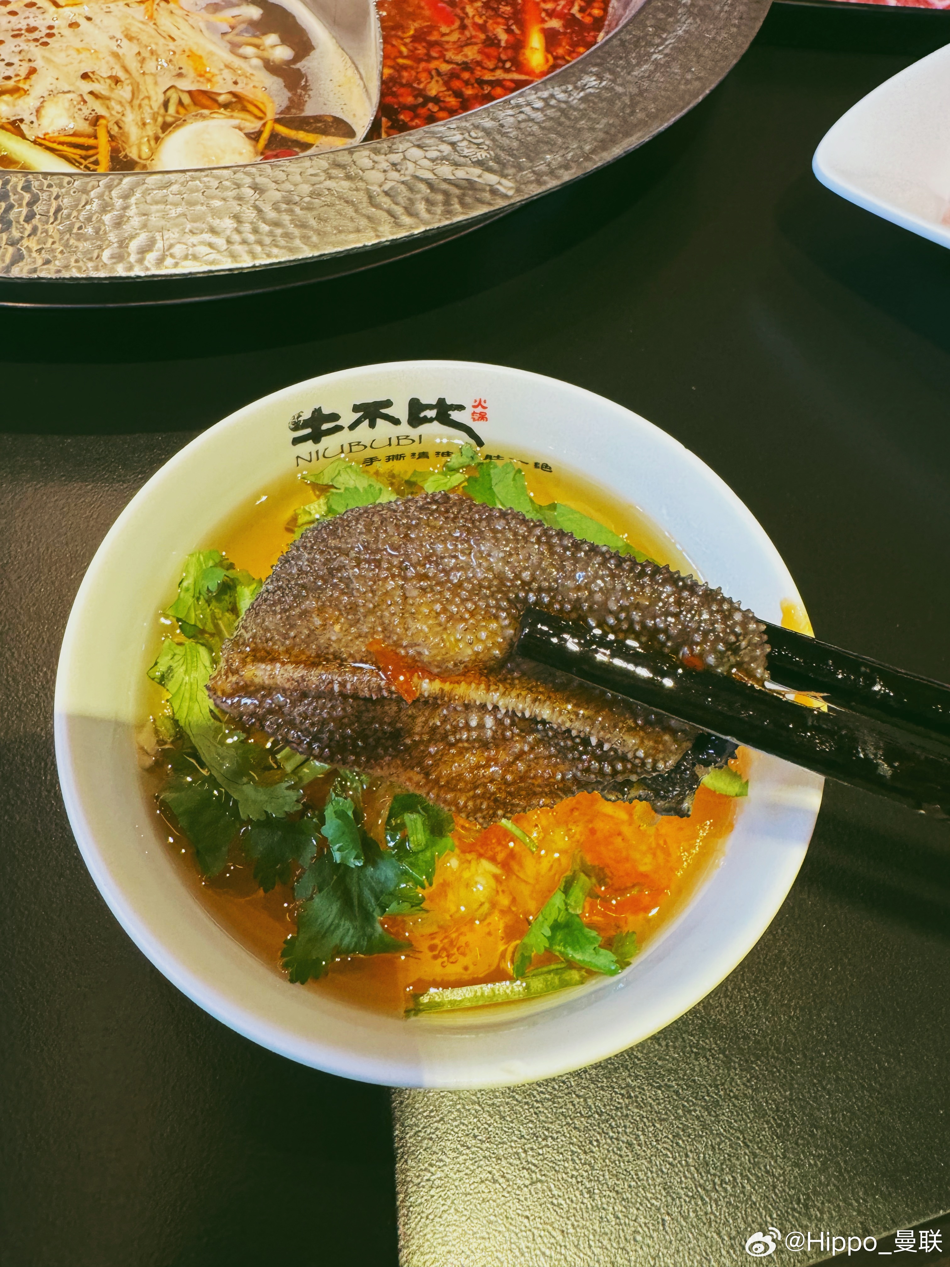 本来想去吃陈晓卿推荐的鸡记，都走拢了搜出来全是差评，算了。