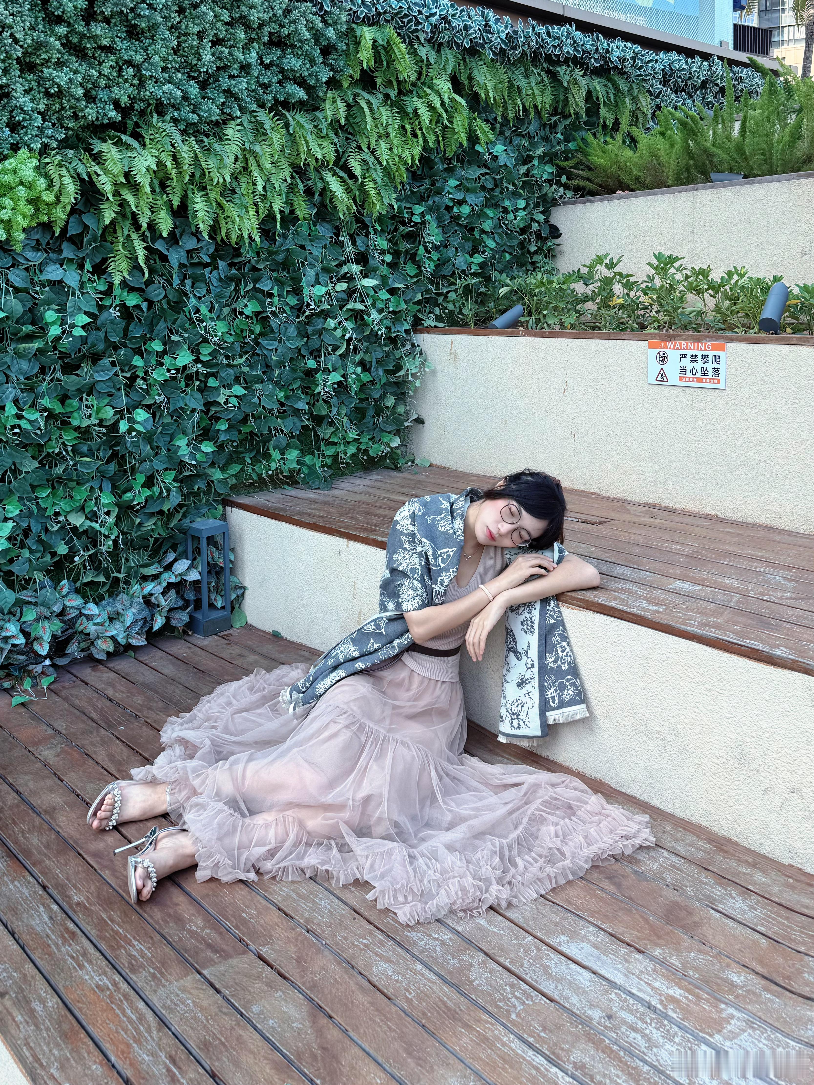 我今天最大的错误就是顶着太阳拍光线太强了哪一张啊