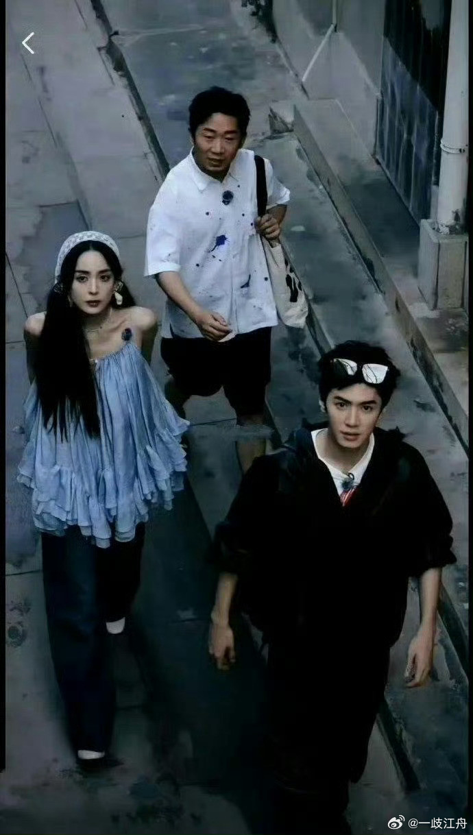 第1张图和第2张图对比，把杨迪P掉后似乎高级了许多​​​
