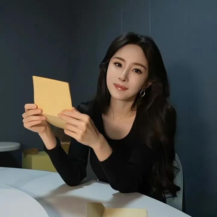 亲手做拼豆！杨幂把20年爱意都缝进小蜜蜂里杨幂拼豆庆祝绿苑二十周年爱杨幂