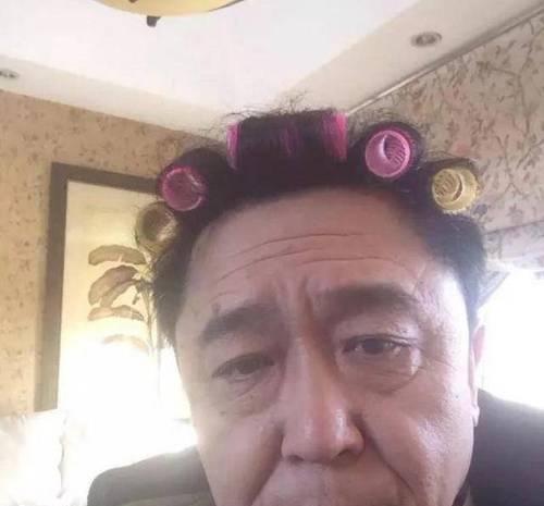 于谦为何成相声圈公认大佬？一顿饭局全看明白。杨老五直播被问