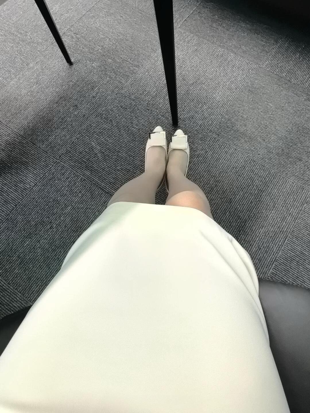 职场ootd每日搭配分享·时尚穿搭怎样穿搭知性又显身材?