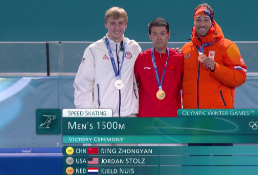 一场振奋人心的比赛，一段很好哭的现场解说在比赛结束后，央视的解说说到：“此刻，