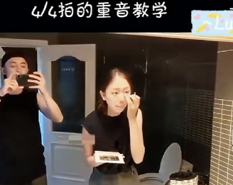 冯禧和老师前男友是真的爱过，高中时在节目里像花痴一样把前男友夸上了天，说前男友又高又帅还有才华。前男